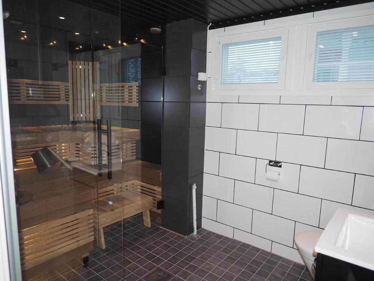 Apartment Oulu Station Suite Bagian luar foto
