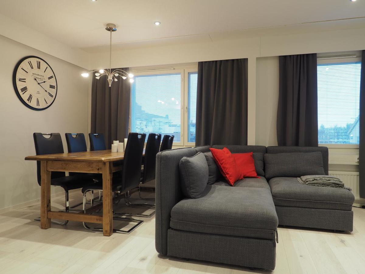 Apartment Oulu Station Suite Bagian luar foto